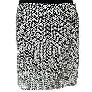 🧡2/$10 EUC TALBOTS Black and White Geometric Skirt